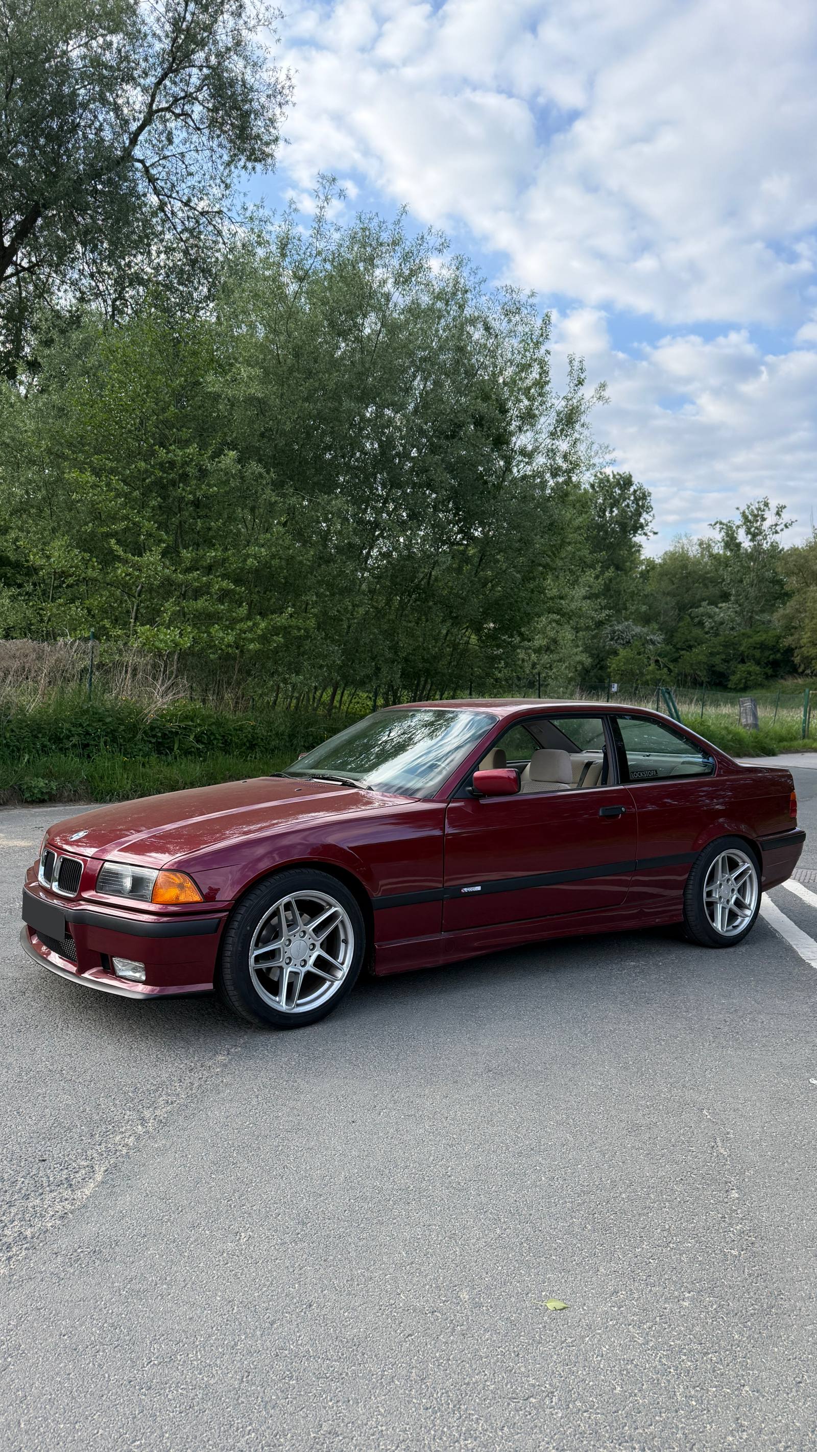BMW SERIE 3 E36 320I COUPÉ